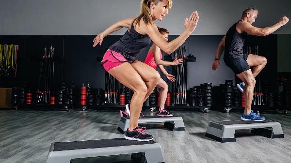 标准深蹲对 标准深蹲对